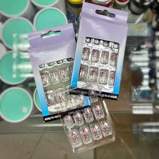 Uñas postizas